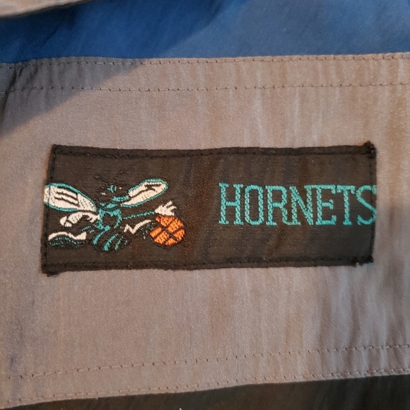 Vintage Charlotte Hornets Full Zipper Button Up Windbreaker Track Jacket Coat - Picture 4 of 9